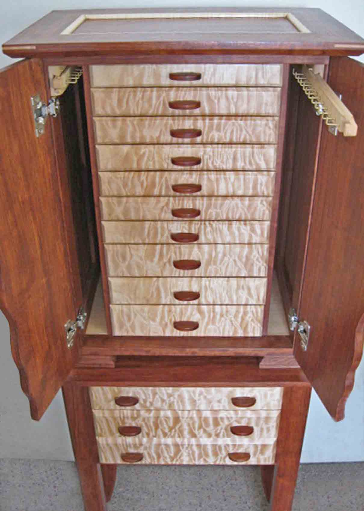 necklace holder box